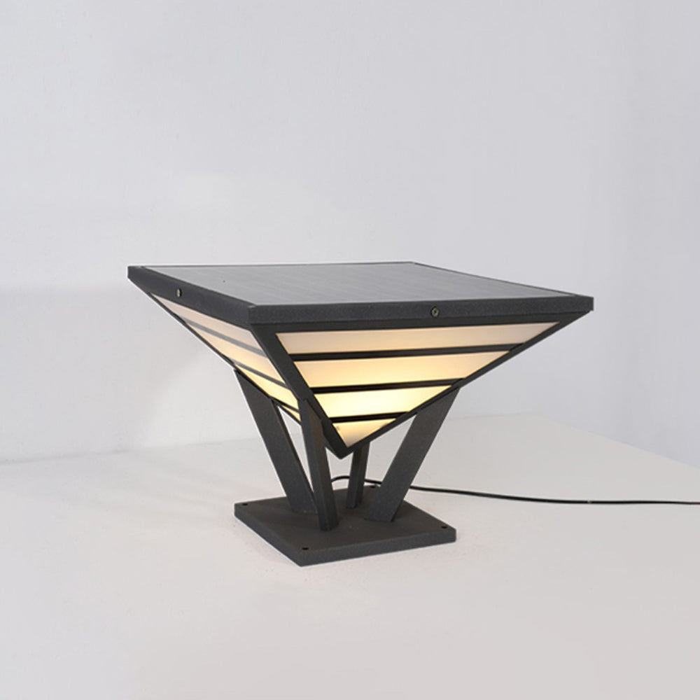 Riley Lampe de Poteau Triangle Moderne, Métal, Noir/Blanc,  Jardin